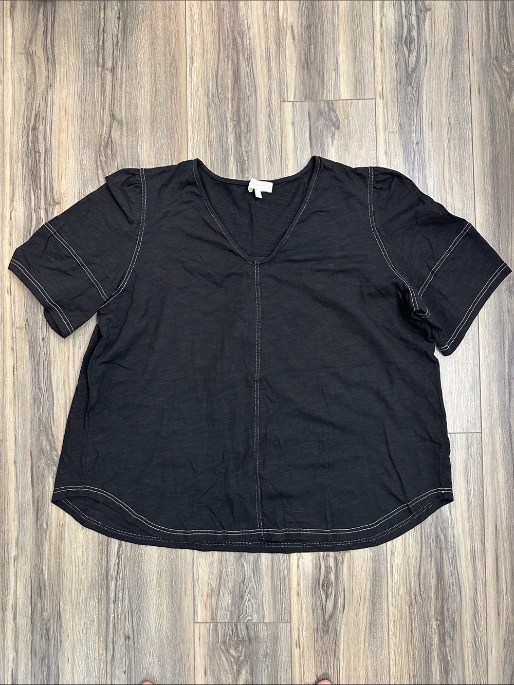 Weekend Suzanne Betro 4X Black V-Neck Short Sleeve Tee, Contrast White Stitching